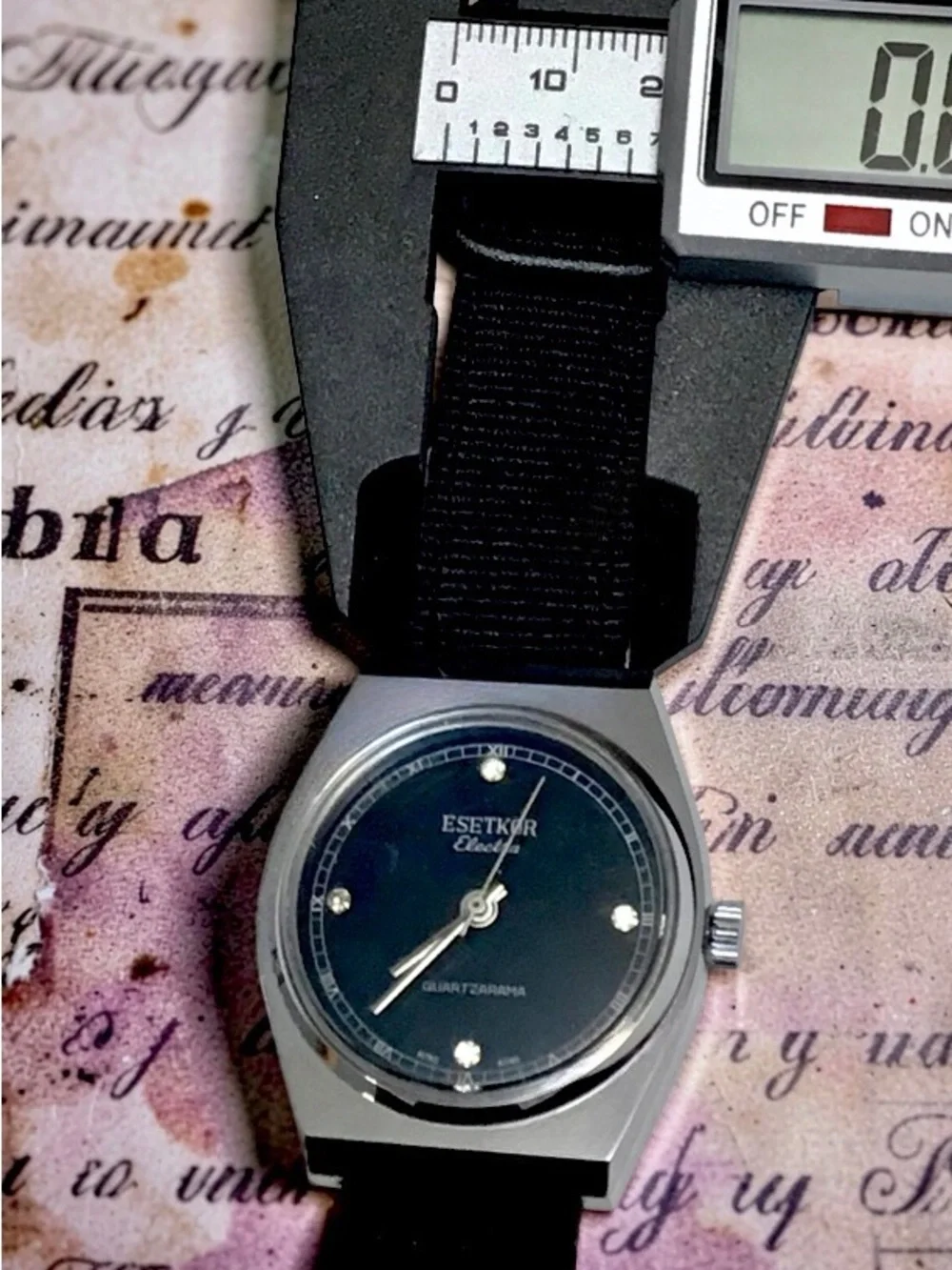 Rare Wind Up ESETKOR Stainless Black Dial Micro Diamonds Watch Black Strap